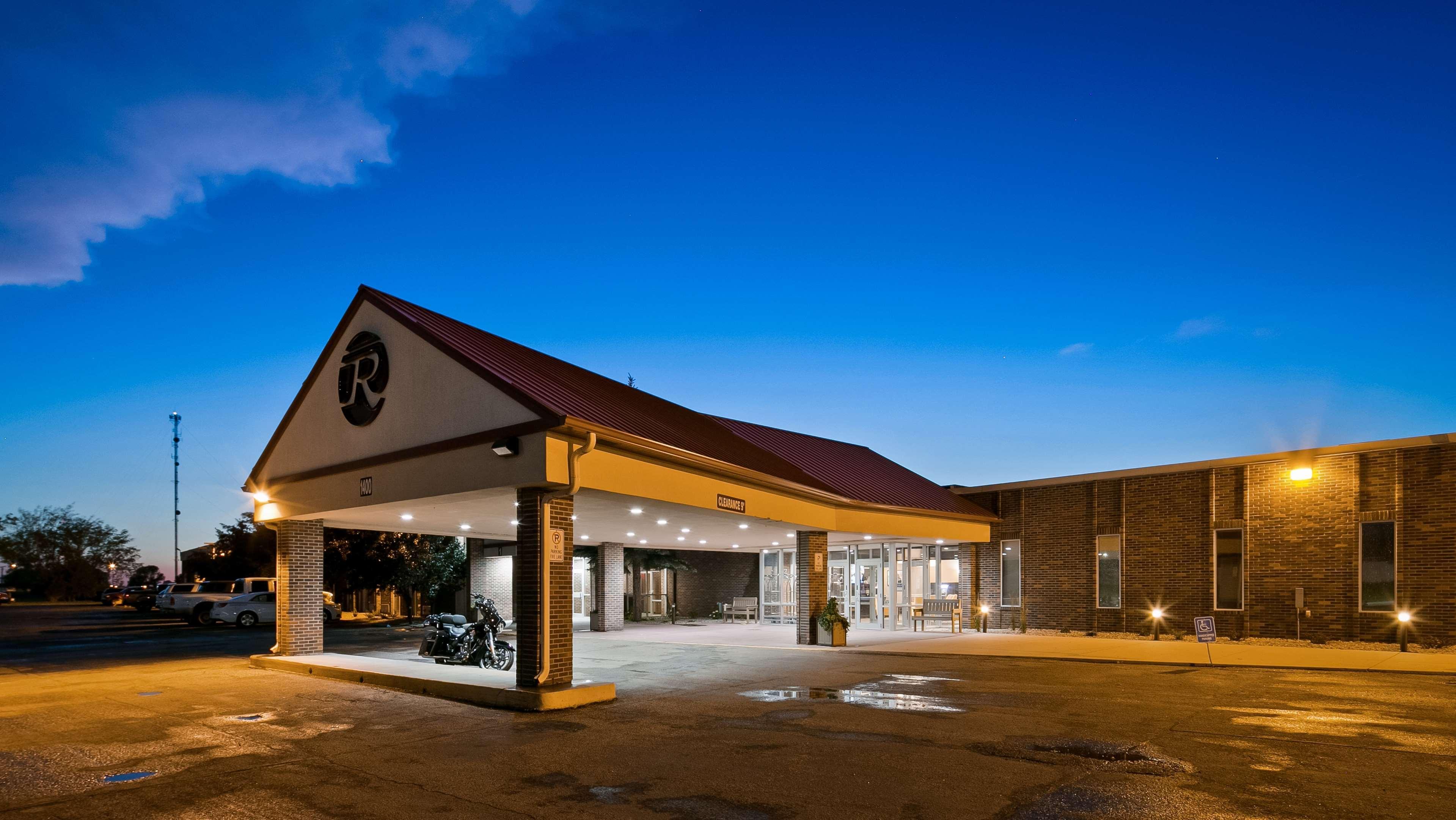 Best Western Ramkota Hotel Aberdeen Exterior photo