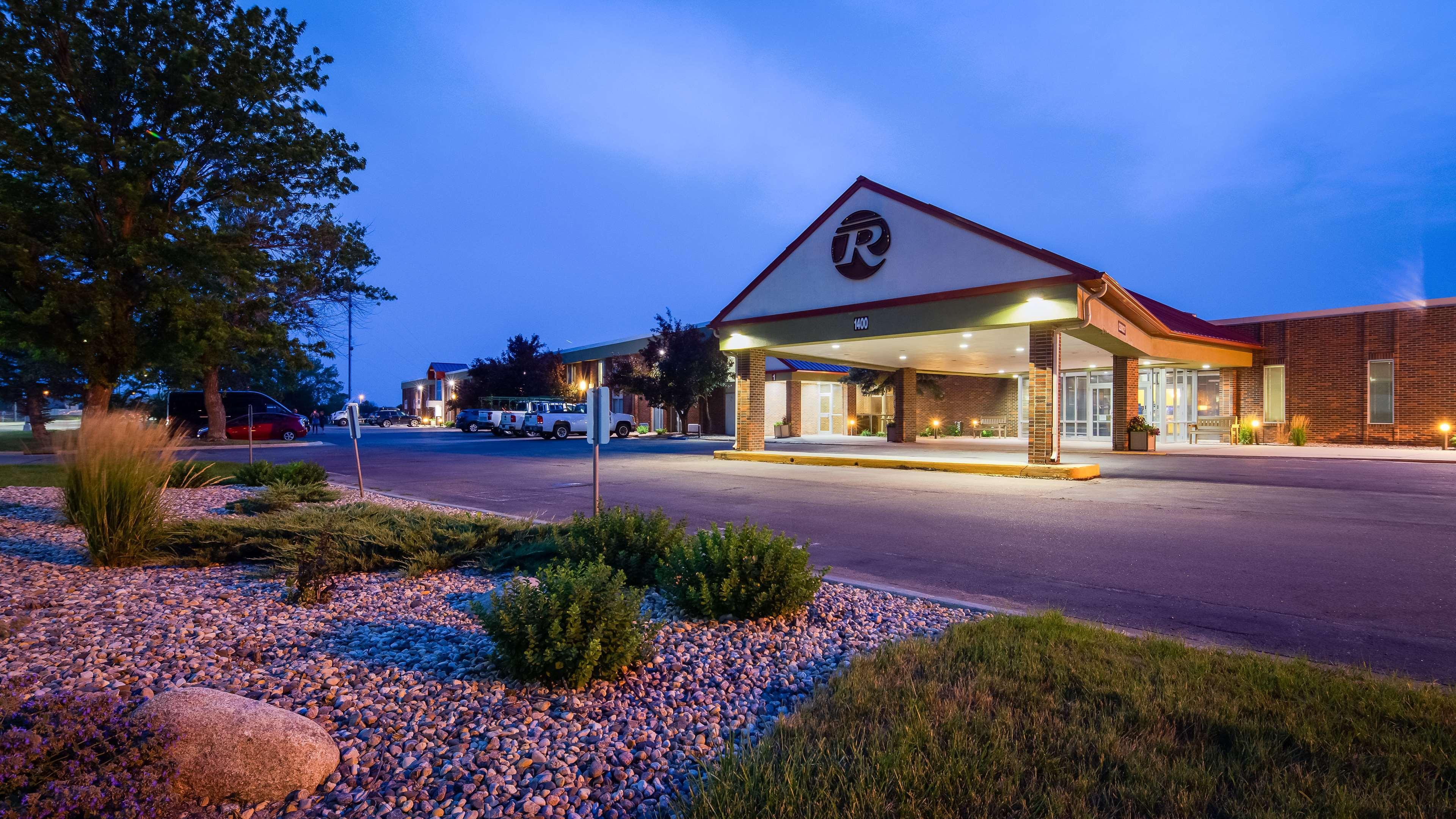 Best Western Ramkota Hotel Aberdeen Exterior photo