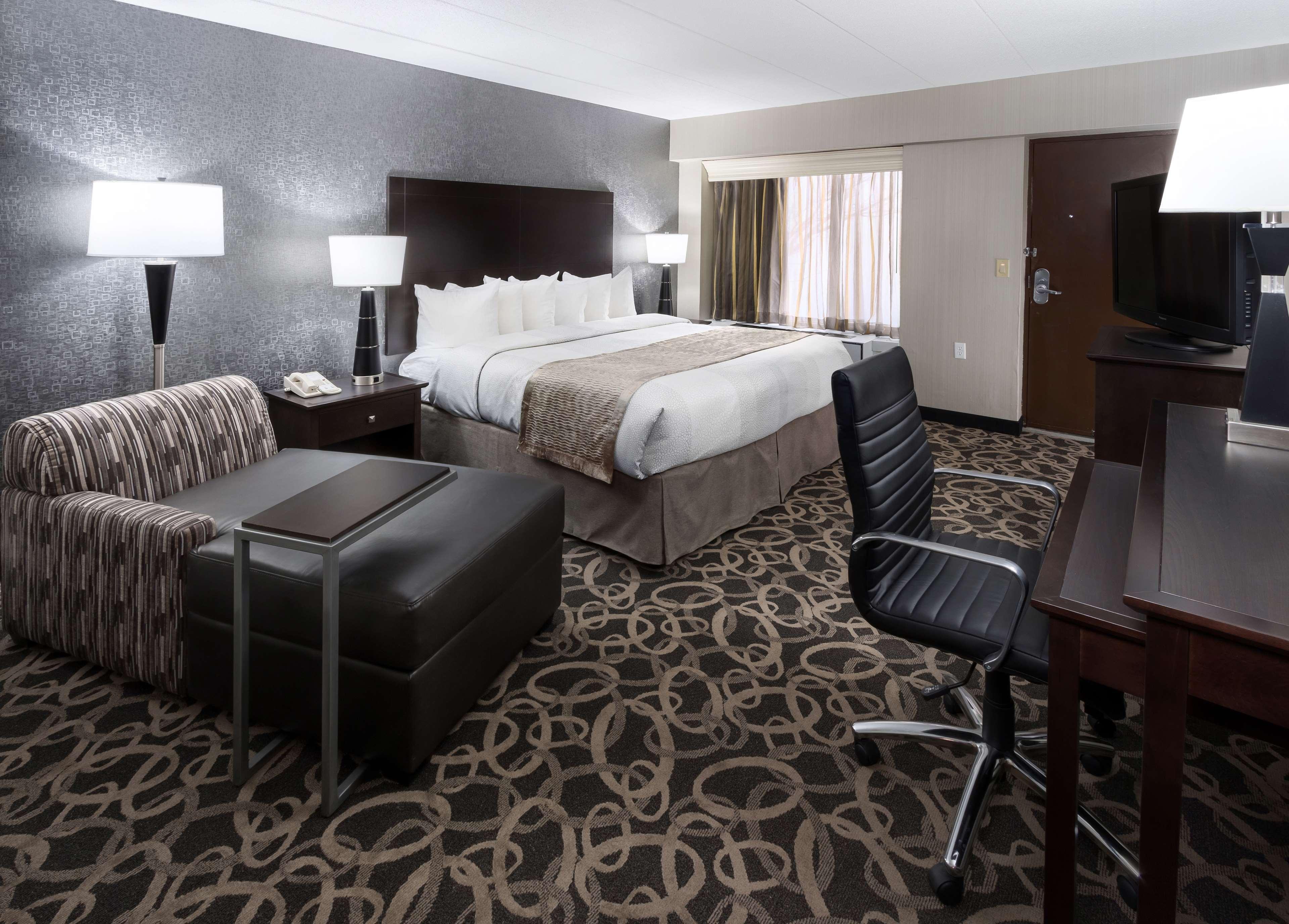 Best Western Ramkota Hotel Aberdeen Exterior photo