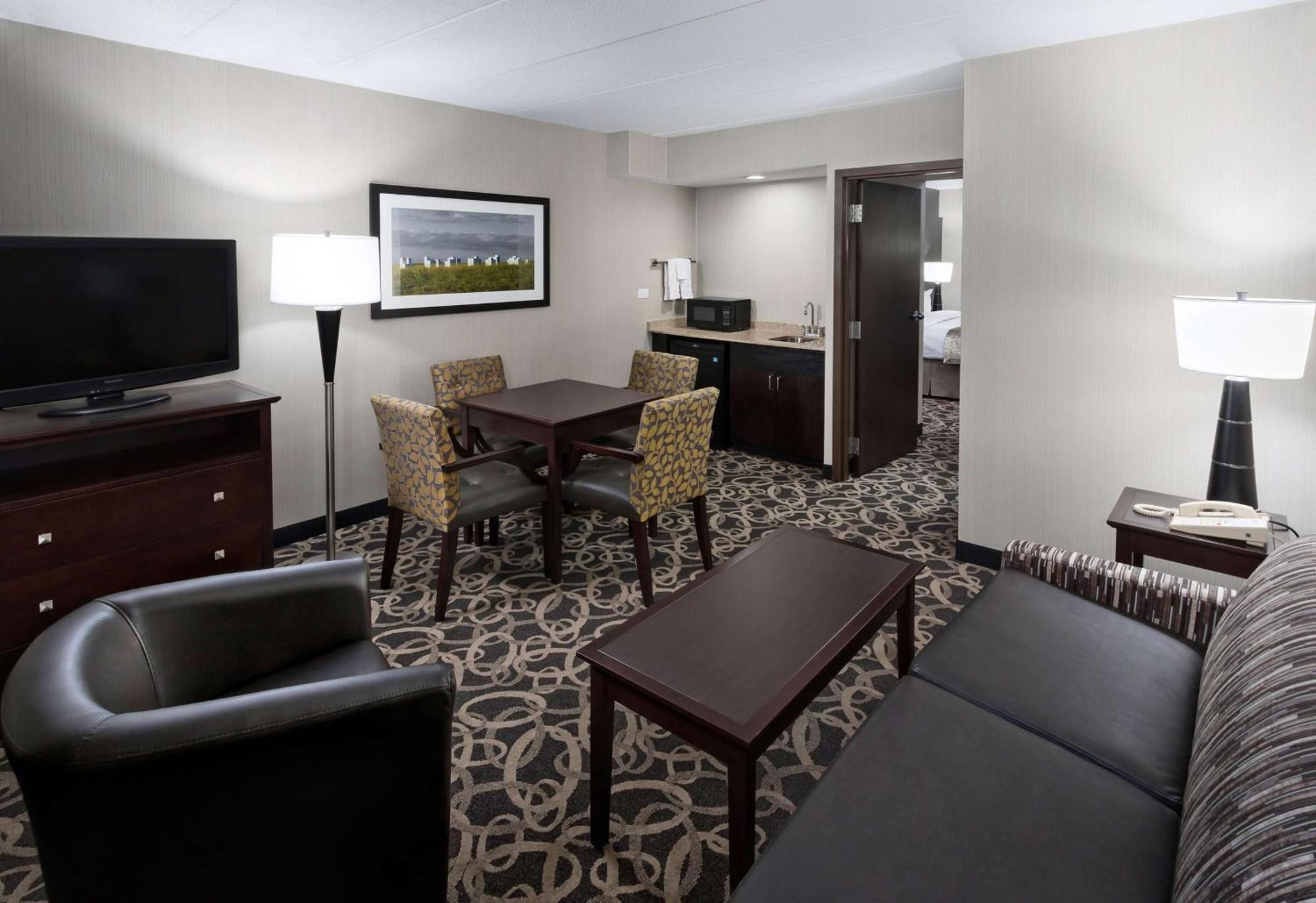 Best Western Ramkota Hotel Aberdeen Exterior photo