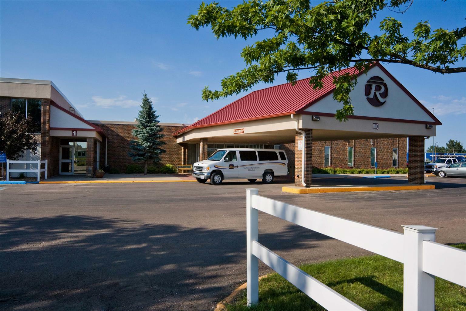 Best Western Ramkota Hotel Aberdeen Exterior photo